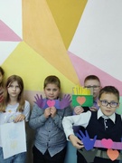 17.10.2024 - мастер-класс по изготовлению сувениров «Папочка, мамочка для вас подарочек» в 5 «Б» классе