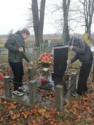 Уборка мест воинских захоронений
