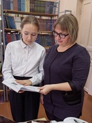 Экскурсия 6 класса в школьную библиотеку. Подбор литературы к мероприятию, посвященному Дню юного героя-антифашиста "Маленькие герои большой войны"