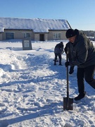 Акция "Расчистка снега у памятного знака"