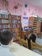 02.12.2024 -информационно-профилактический час «Осторожно: ВИЧ - реальность» в городской библиотекой №2 для учащихся 7 «Б»  класса