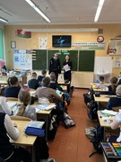18 и 19 апреля в рамках проведения профилактической акции "328=10" и недели профилактики правонарушения и преступлений прошла акция с вручением памяток волонтерским отрядом «Доброволец».