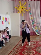 Музыкальный праздник к 8 Марта в средней группе