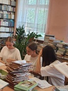 В ГУО "Средняя школа №3 г.Хойники" стартовал проект по организации временной трудовой занятости молодежи в свободное от учебы время