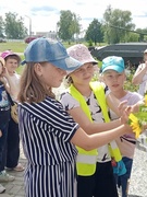 26.07.2023 - восьмой  день оздоровительного лагеря. Экскурсия в районный музей. Беседа о профессии  экскурсовода и краеведа. Посещение музея военной техники "Чтобы помнили"