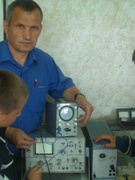 На занятиях кружков   "Радиоэлектроника и компьютер"  и "Умелые руки"