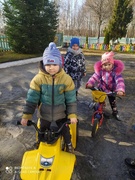 Занятия и прогулки в детском саду