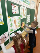 06.12.2024 - час вопросов и ответов «Курить – здоровью вредить»  в 1 «Б» классе