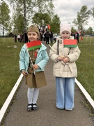 Возложение цветов у памятников