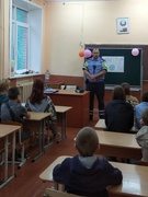 Янукович А.В. инспектор ИДПС ГАИ провел профилактическую беседу по соблюдению ПДД в лагере труда и отдыха "Ритм"