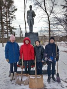 Трудовая акция "Чистота в честь защитников"