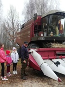 Третий день осенних каникул Посещение угодий фермера Шруба М.Г. Уборка кукурузы