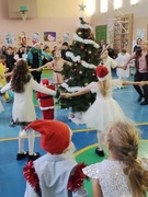 Новогодний праздник "Дед мороз и компания"