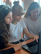 Разработка буклета "Выбирай сам, никто за тебя этого не сделает" в рамках реализации проекта "Школа- территория здоровья" (районный профилактический проект "Петриков - город безопасности"