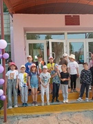 В ГУО "Средняя школа №3 г.Хойники" прошло яркое открытие лагерной смены, собравшее вместе веселых и полных энергии ребят. С первых же минут была создана атмосфера добра, уюта и красоты.