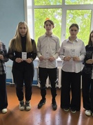 Вручение учащимся 8 класса членских билетов ОО "БРСМ"