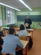 Профориентация . Представитель из УО "Витебская ордена"Знак Почета" гос. академия ветеринарной медицины" познакомил выпускников со вступительными испытаниями дневной формы обучения,  специальностями данной академии.