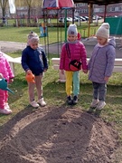 Природоохранная акция "Посадим дерево вместе. Весенняя посадка саженцев местных видов деревьев, кустарников (совместно с родителями)