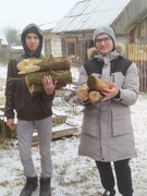 Міжнародны дзень валанцёра адзначылі ў нашай школе. У пацверджанне важнасці працы валанцёраў, актывісты БРСМ правялі акцыю па аказанні дапамогі адзінока пражываючым жыхарам нашага населенага пункта.