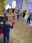Международный женский день 2 младшая группа