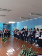Торжественная линейка по итогам 1 четверти