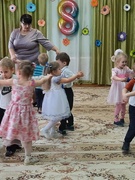 Мамочку родную крепко поцелую
