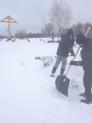 Акция "Трудовой дисант". Помощь в уборке святых мест