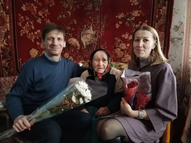 95-летний юбилей отметила жительница Ельска Антонина Афанасьевна Журавская 