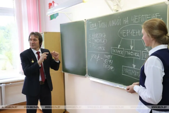 "В лучшем, доступном и качественном виде". Учитель года Беларуси о нашей системе образования