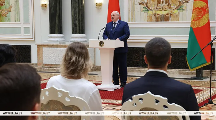 Лукашенко - молодежи: цените и используйте как фундамент то, что было создано до вас