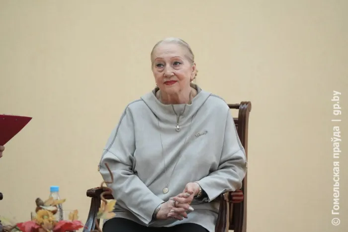 Мама сказала: «Езжай, ты поступишь». В Гомеле состоялась встреча с актрисой областного драмтеатра Людмилой Корховой