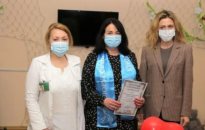 «Дай пять добру!»: Гомельскому областному дому ребенка подарили аппарат ИВЛ