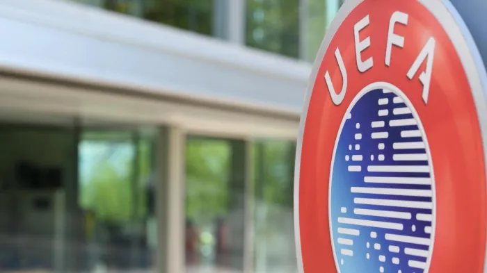 УЕФА отстранил футбольные клубы и сборные РФ от соревнований нового сезона