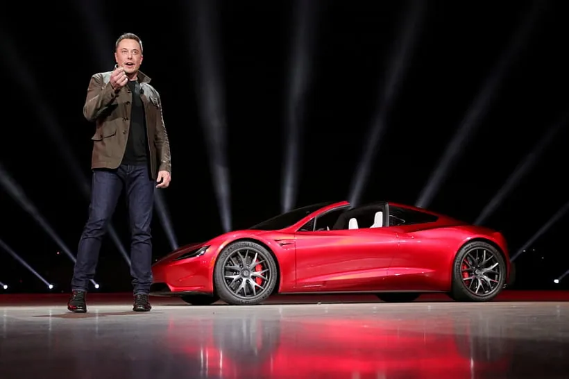 Маск назвал двойными стандартами материалы о возгорании автомобилей Tesla