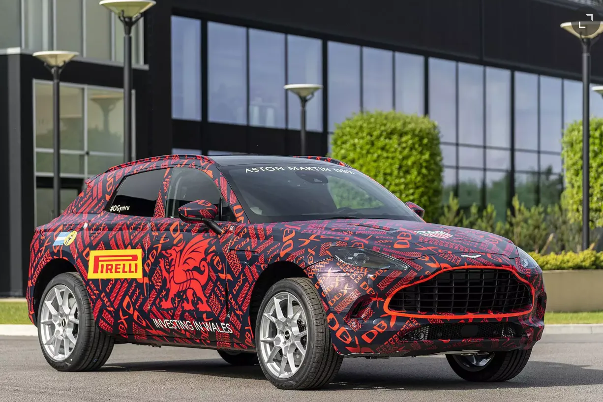 Aston Martin начал производство своего первого кроссовера