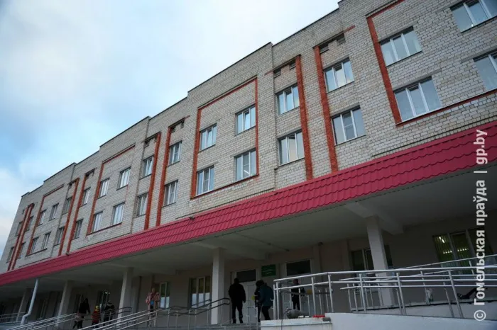 Встретит пациентов отремонтированной в новом году: завершается ремонт в хойникской поликлинике 