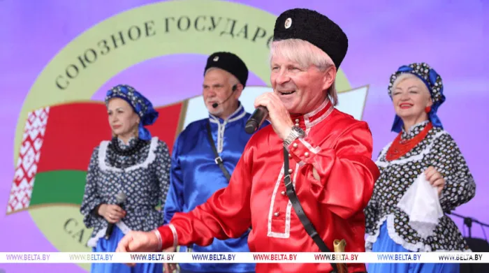 Сразу два президентских оркестра и бравые казаки. Атмосфера "Славянского базара в Витебске" 