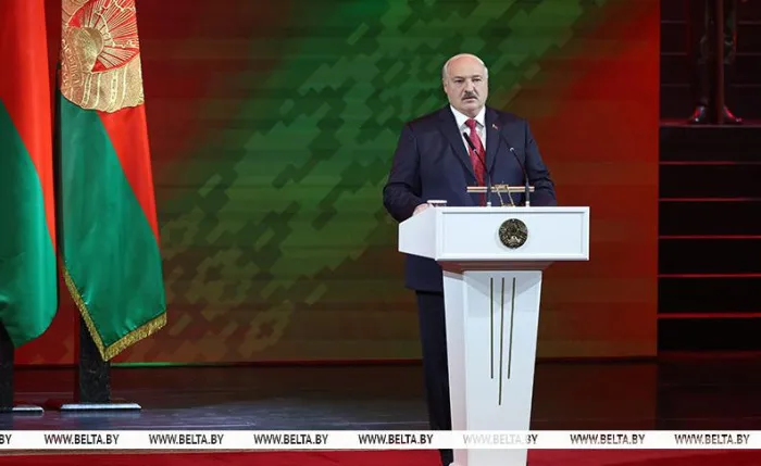 Лукашенко: дороги побед - это и есть путь Беларуси к независимости
