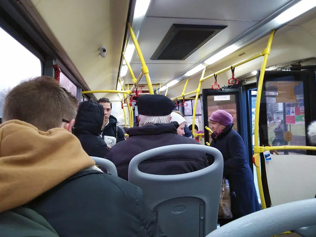 В Речицком районе пенсионерка упала в автобусе и получила перелом 