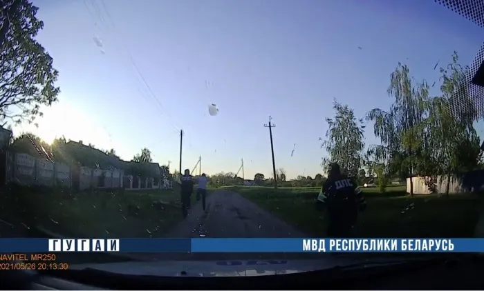 Догнали. В Речицком районе нетрезвый бесправник угнал автомобиль, а затем пытался убежать от сотрудников ГАИ
