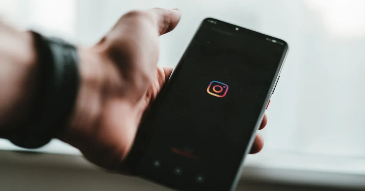 Instagram будет удалять аккаунты за оскорбления в личных сообщениях