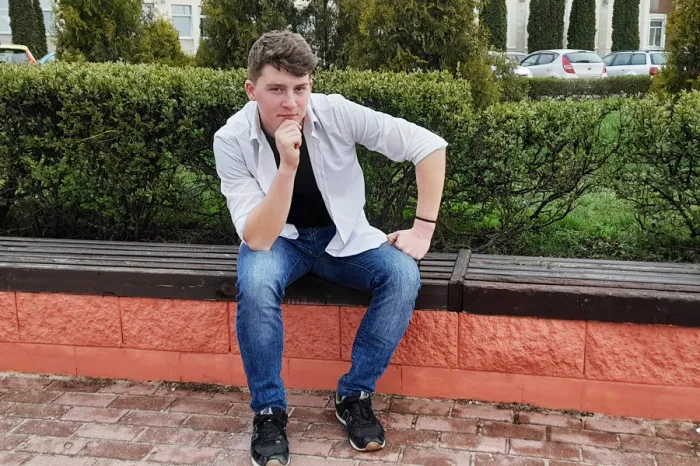 Чем волонтерство привлекает 17-летнего парня и верит ли он в бумеранг добра