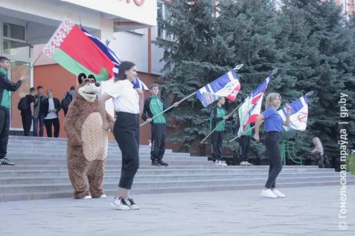 Выходи, потанцуй: массовая зарядка "Варушынак" прошла в ГГТУ имени П. О. Сухого