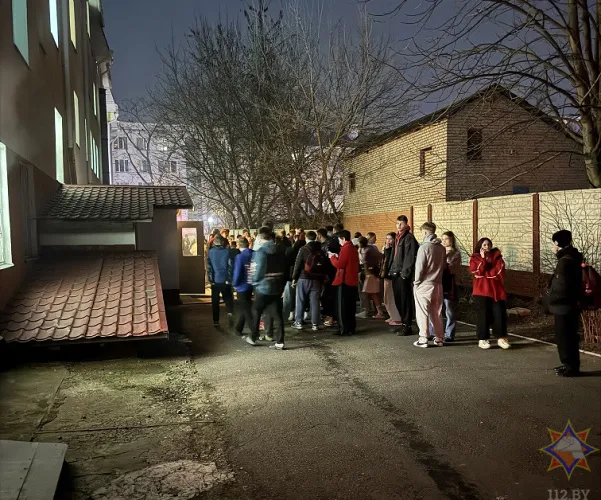 В Гомеле из-за возгорания в общежитии эвакуировали 85 человек