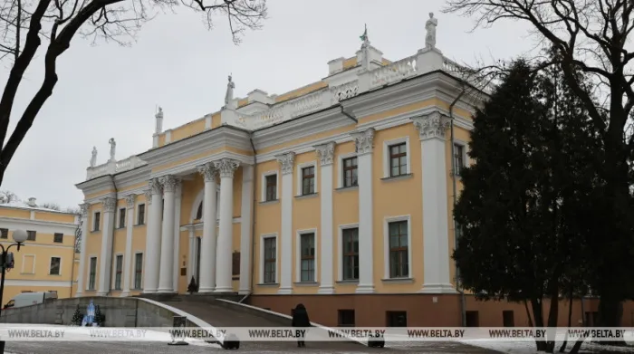 Старинные фото, архивные чертежи: выставка в Гомеле покажет великолепие дворца Румянцевых и Паскевичей