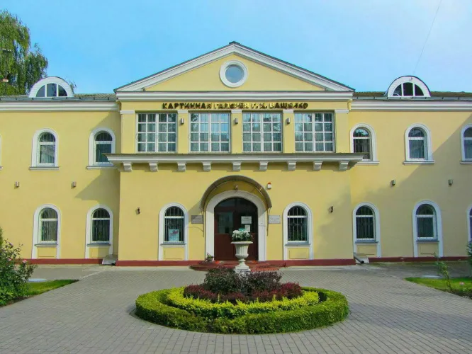 5 февраля 2002 года в Гомеле была открыта картинная галерея Г.Х. Ващенко