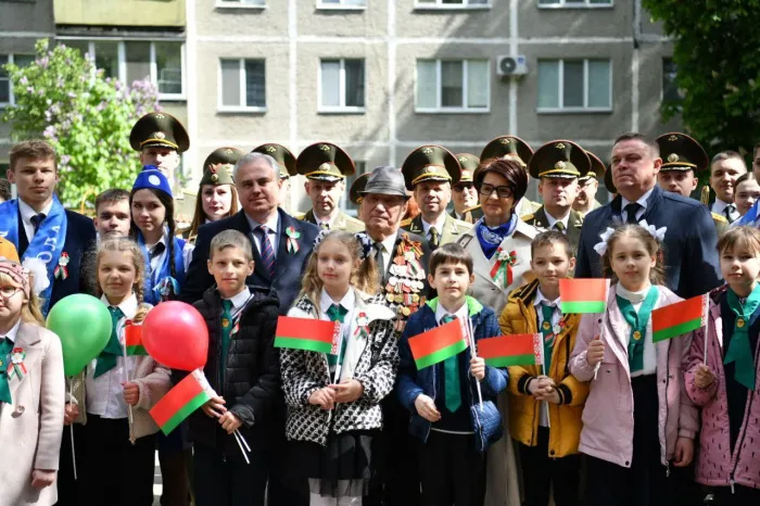 В канун 80-летия Победы советского народа в Великой Отечественной войне теплые поздравления с праздником принимал ветеран, партизан, труженик тыла Алексей Александрович Головацкий