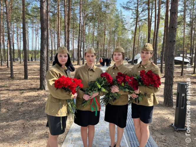 У мемориального комплекса в Озаричах на траурном митинге почтили память узников фашистских концлагерей