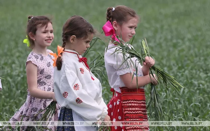 ФОТОФАКТ: Обряд "Пахаванне стралы" провели в Ветковском районе
