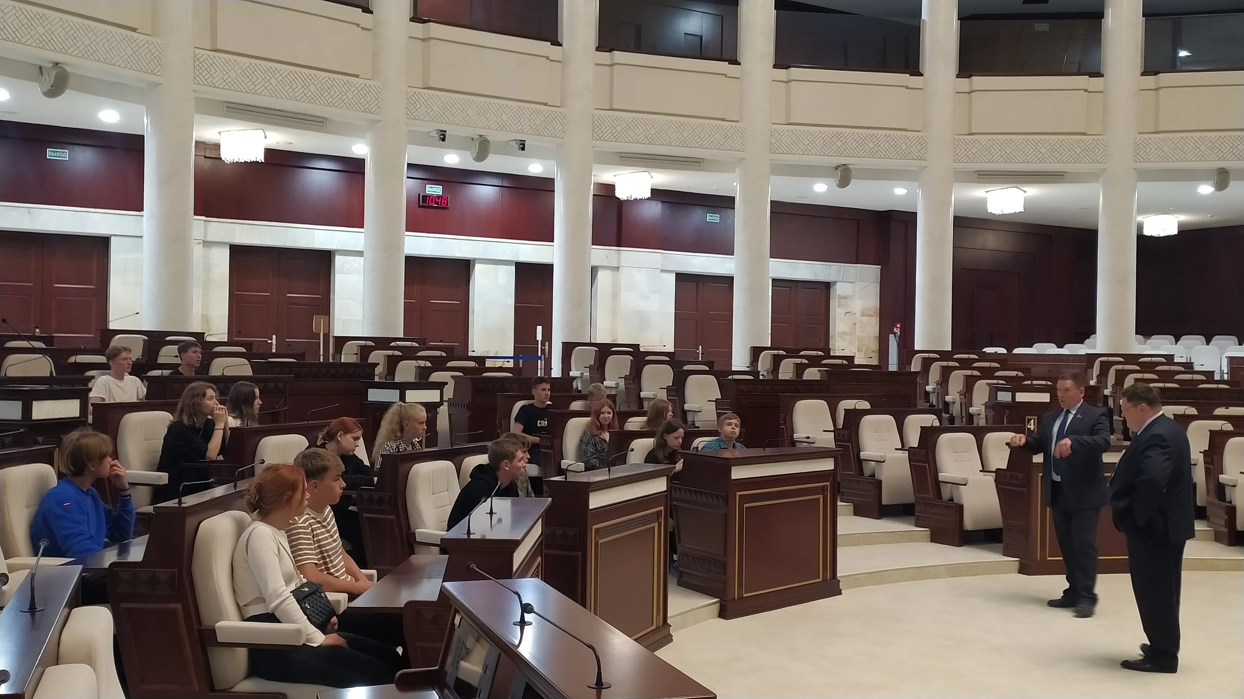 Каникулы с пользой: школьники из Боровиков побывали в Палате представителей и на Кургане Славы